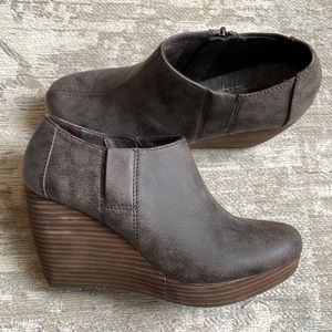 Dr. Scholl’s wedge booties Size 8.5